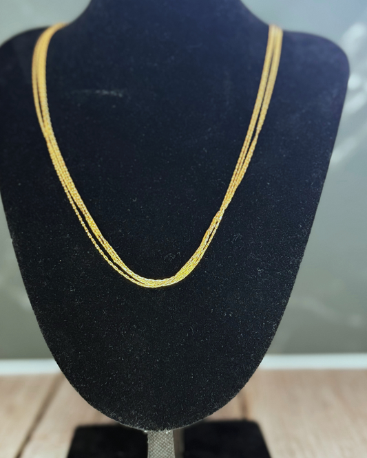 Tres necklace