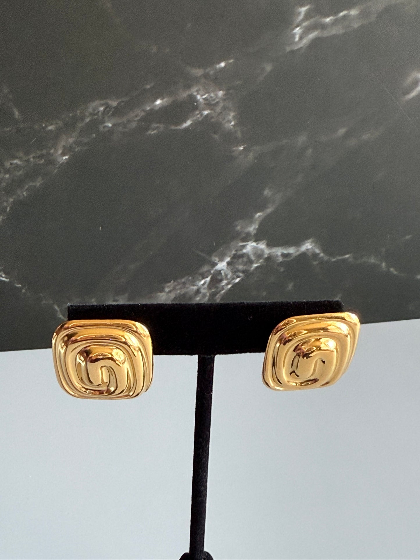 Vicky Earring