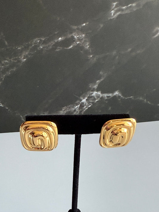 Vicky Earring