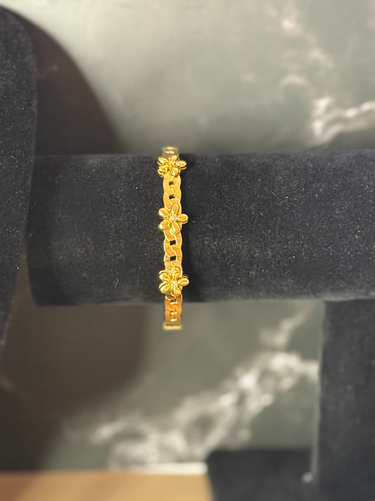 Flower cuff bracelet